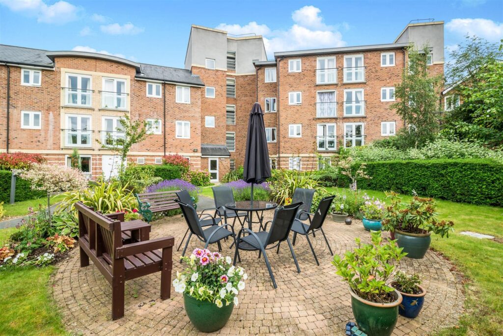 Malpas Court