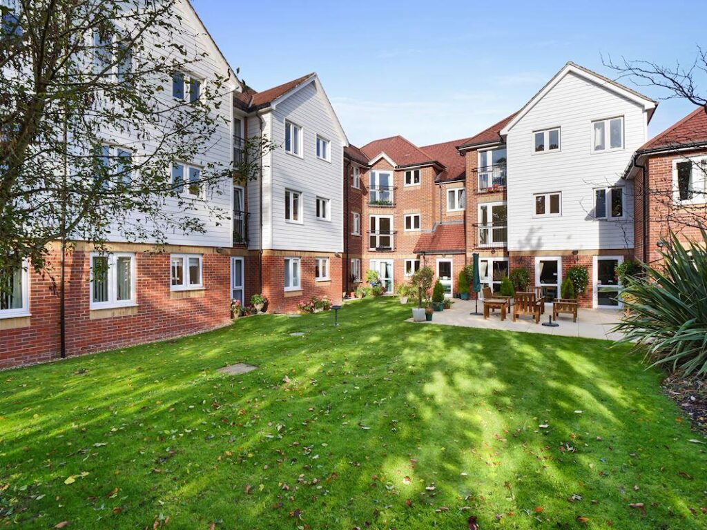 Eadhelm Court