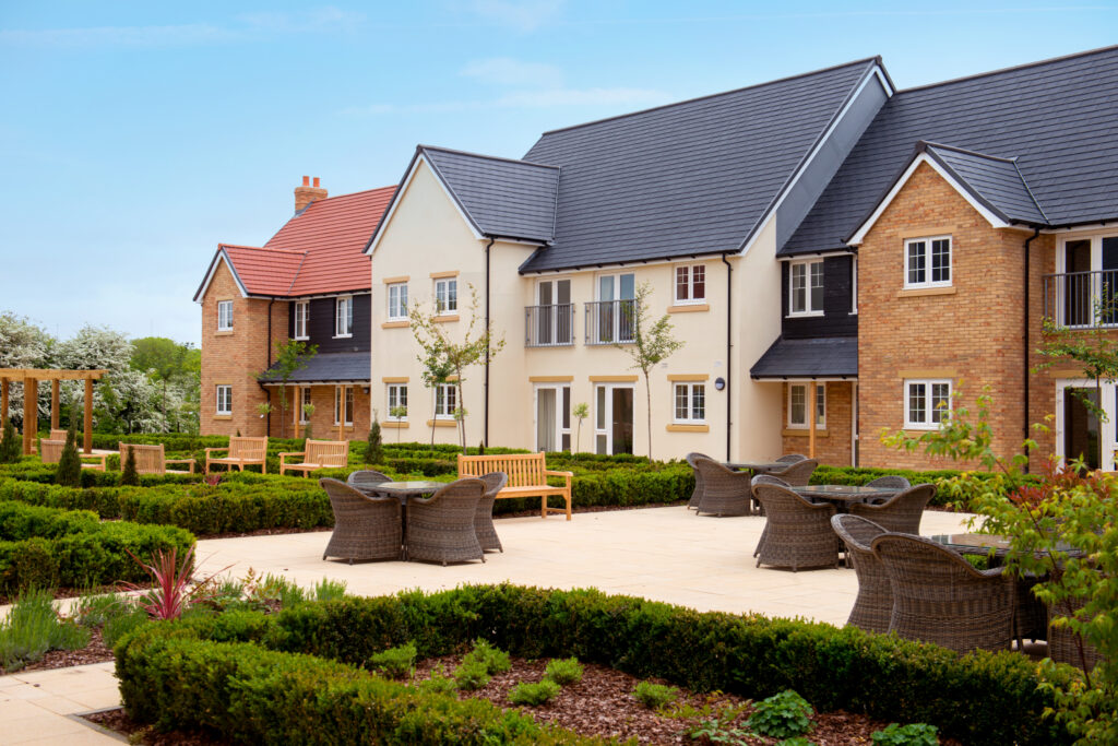 Roslyn Court