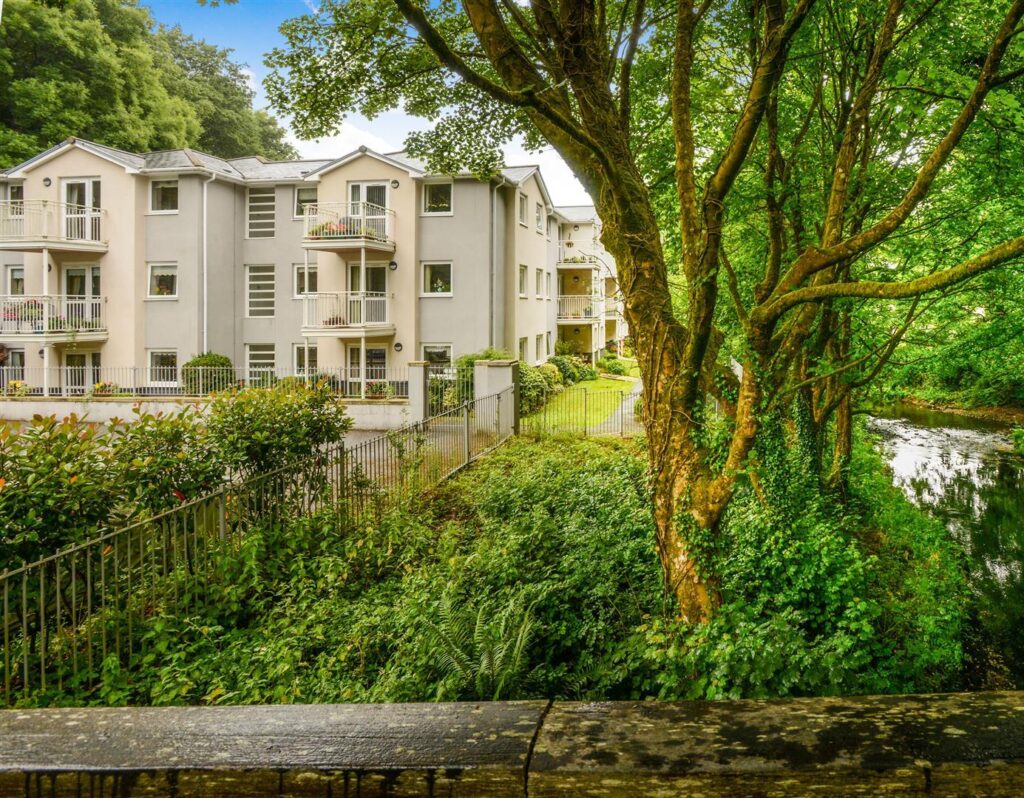 Rivers Edge Court