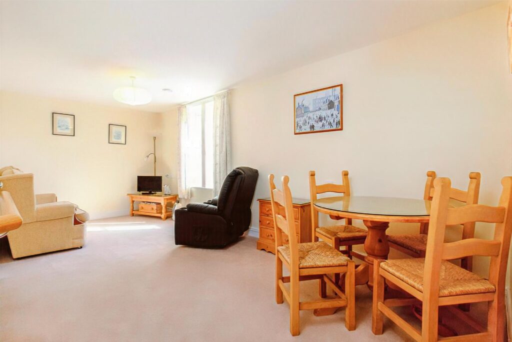 Wardington Court, Welford Road, Northampton, Northamptonshire