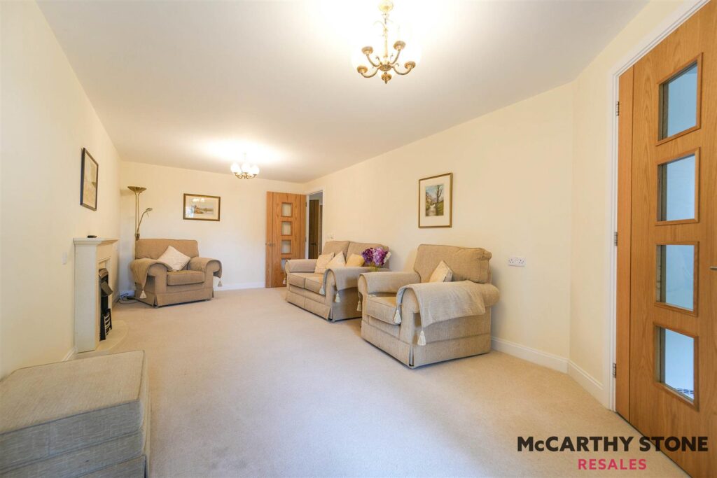Thorneycroft, Wood Road, Tettenhall, Wolverhampton, West Midlands, WV6 8PR