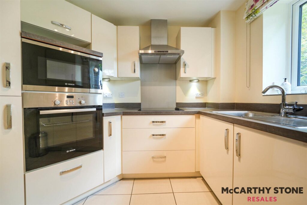 Thorneycroft, Wood Road, Tettenhall, Wolverhampton, West Midlands, WV6 8PR