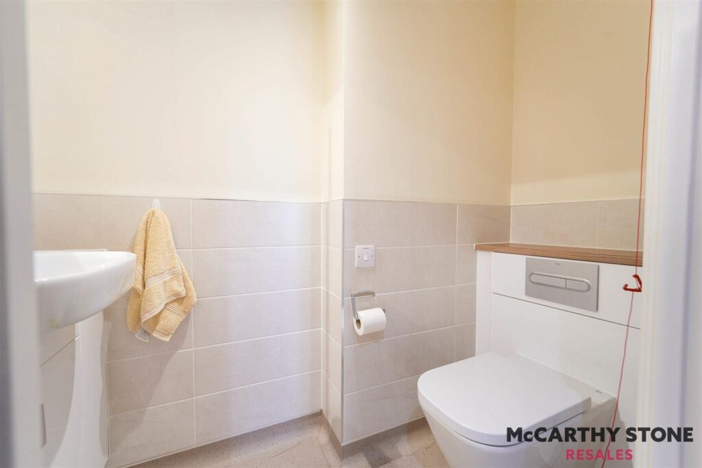 Thorneycroft, Wood Road, Tettenhall, Wolverhampton, West Midlands, WV6 8PR