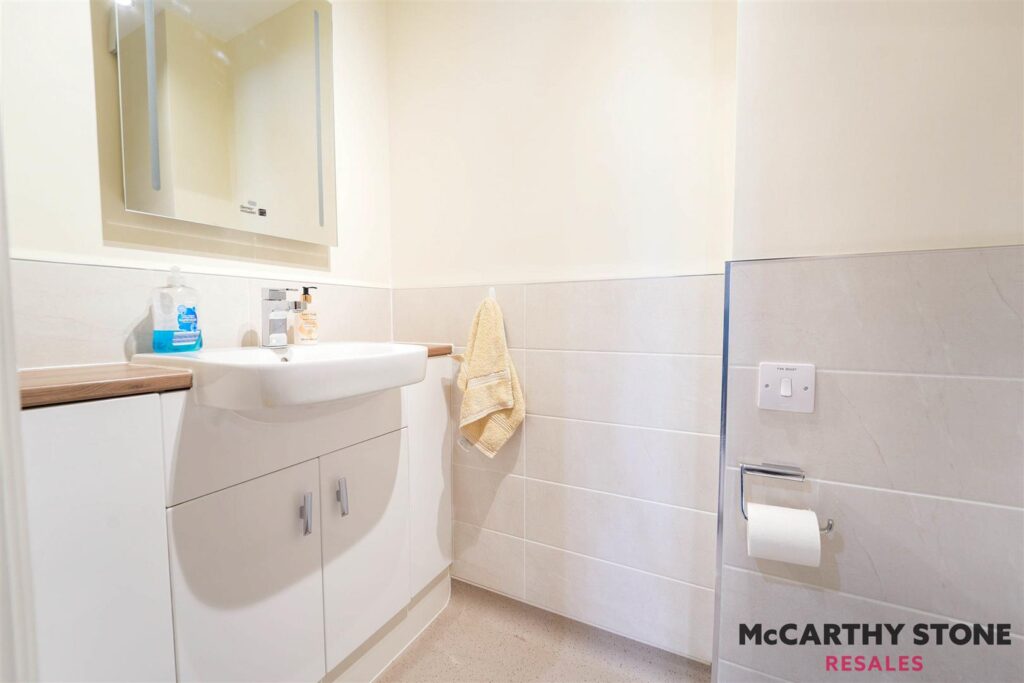Thorneycroft, Wood Road, Tettenhall, Wolverhampton, West Midlands, WV6 8PR