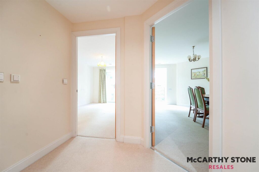 Thorneycroft, Wood Road, Tettenhall, Wolverhampton, West Midlands, WV6 8PR