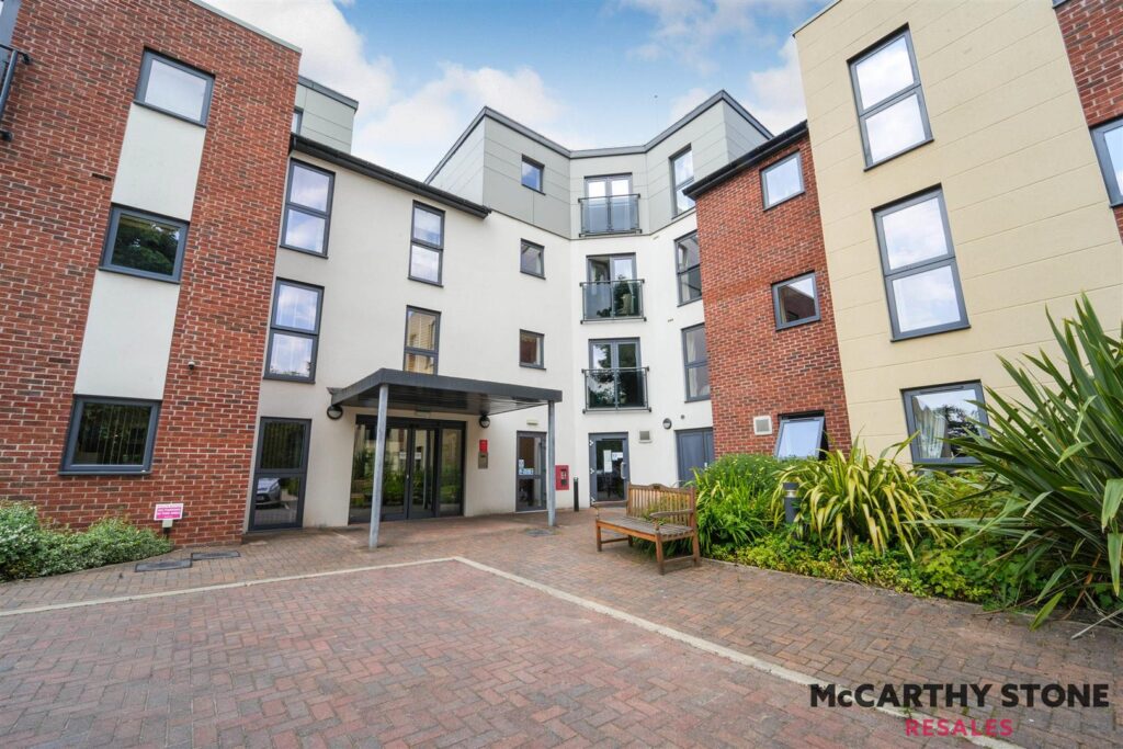 Thorneycroft, Wood Road, Tettenhall, Wolverhampton, West Midlands, WV6 8PR
