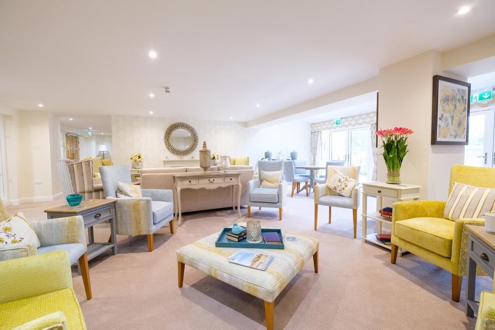 44 Eleanor House, London Road, St. Albans AL1 1NR