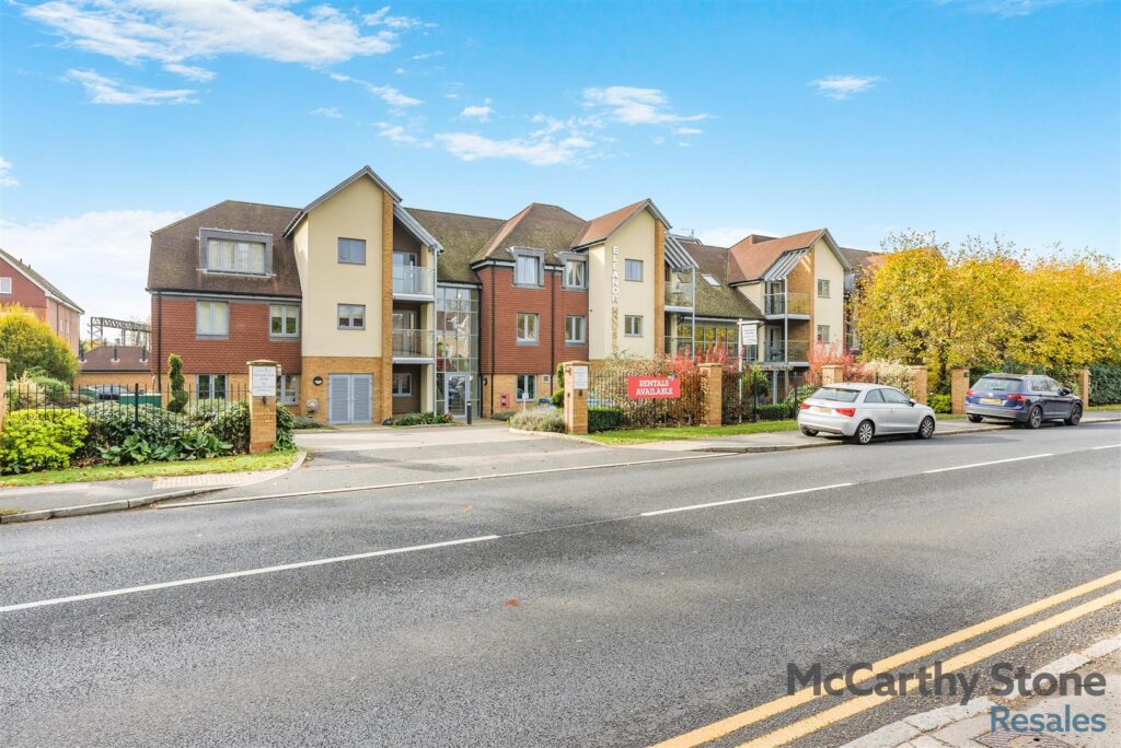 44 Eleanor House, London Road, St. Albans AL1 1NR