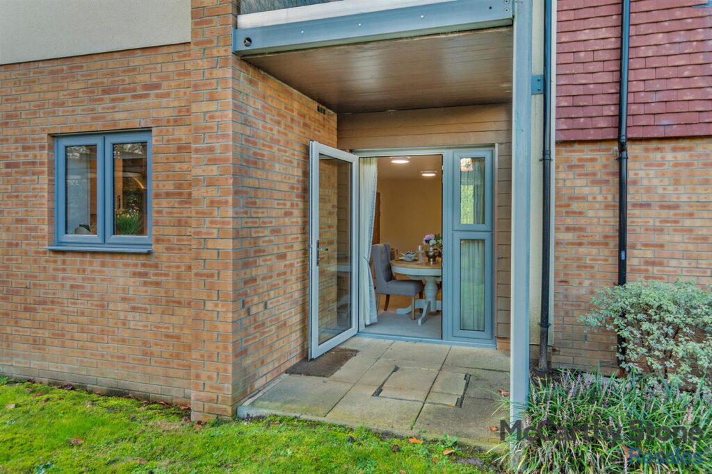 Eleanor House, 232 London Road, St Albans, Hertfordshire, AL1 1NR