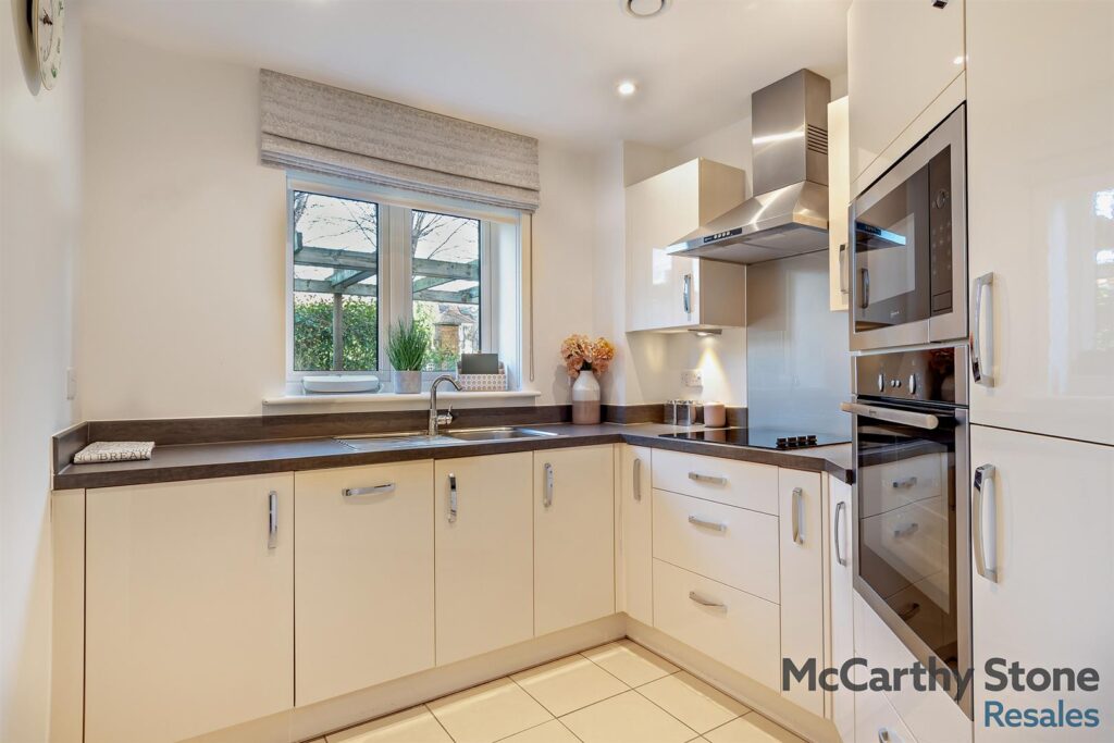 Eleanor House, 232 London Road, St Albans, Hertfordshire, AL1 1NR