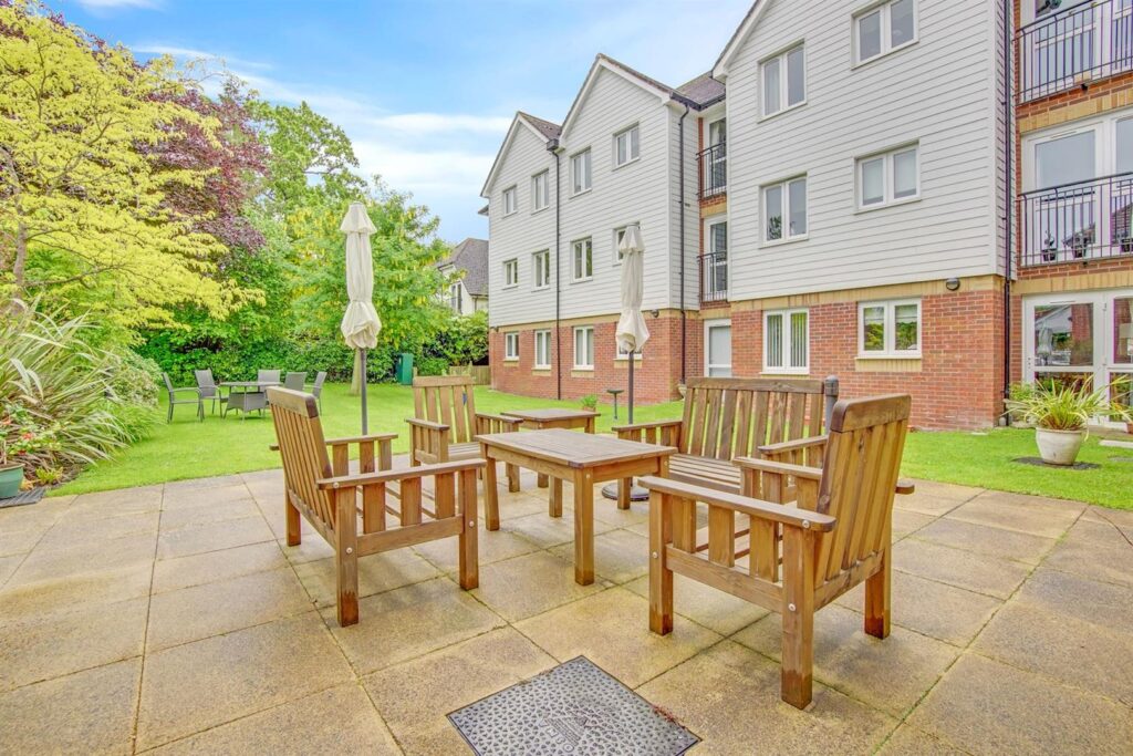 Eadhelm Court, Penlee Close, Edenbridge