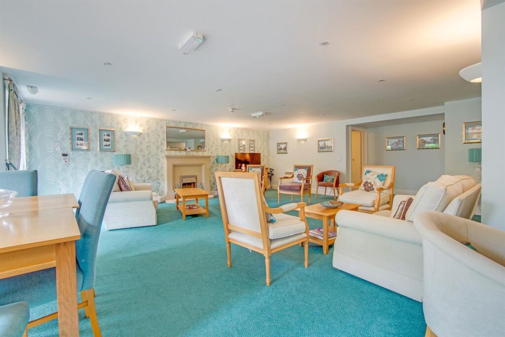 Eadhelm Court, Penlee Close, Edenbridge