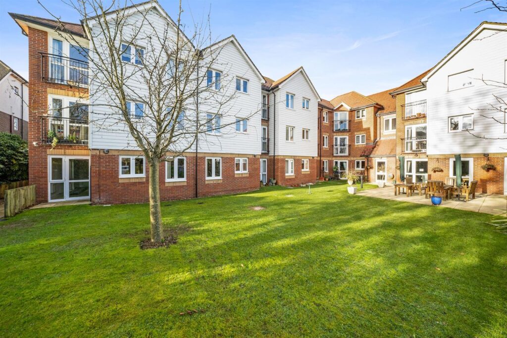 Eadhelm Court, Penlee Close, Edenbridge