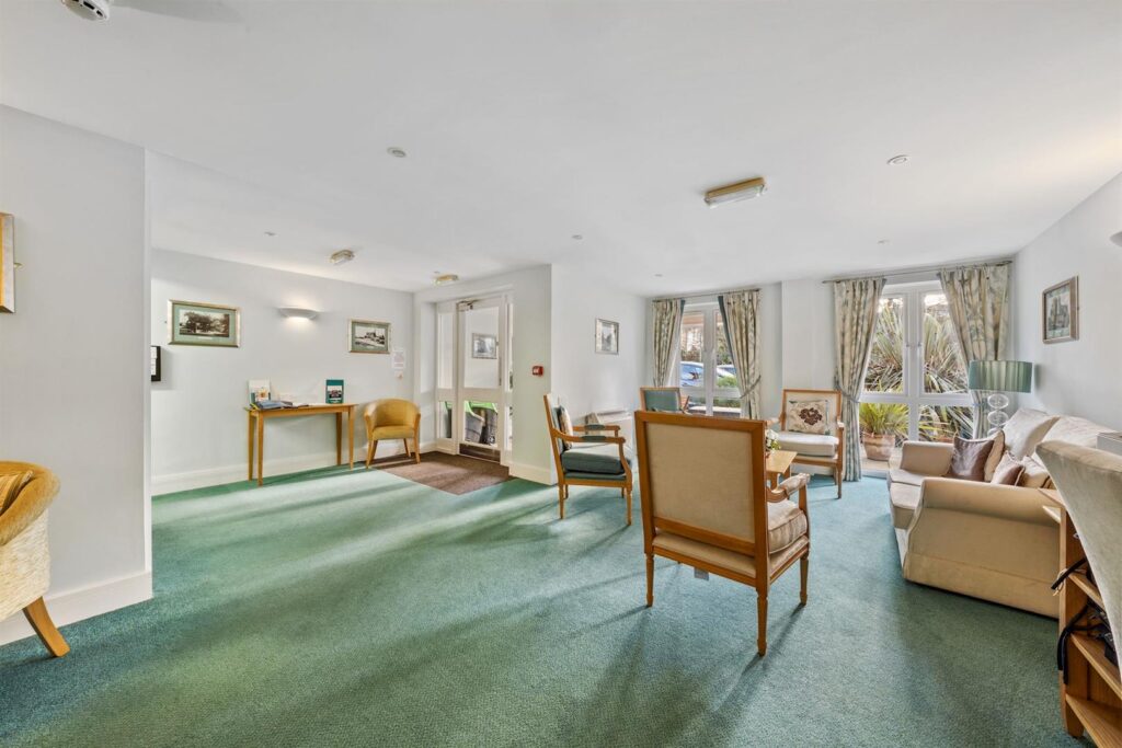 Eadhelm Court, Penlee Close, Edenbridge
