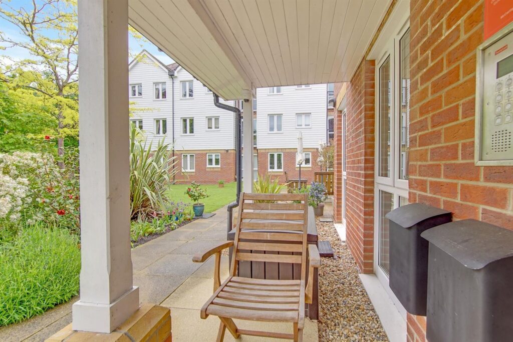 Eadhelm Court, Penlee Close, Edenbridge