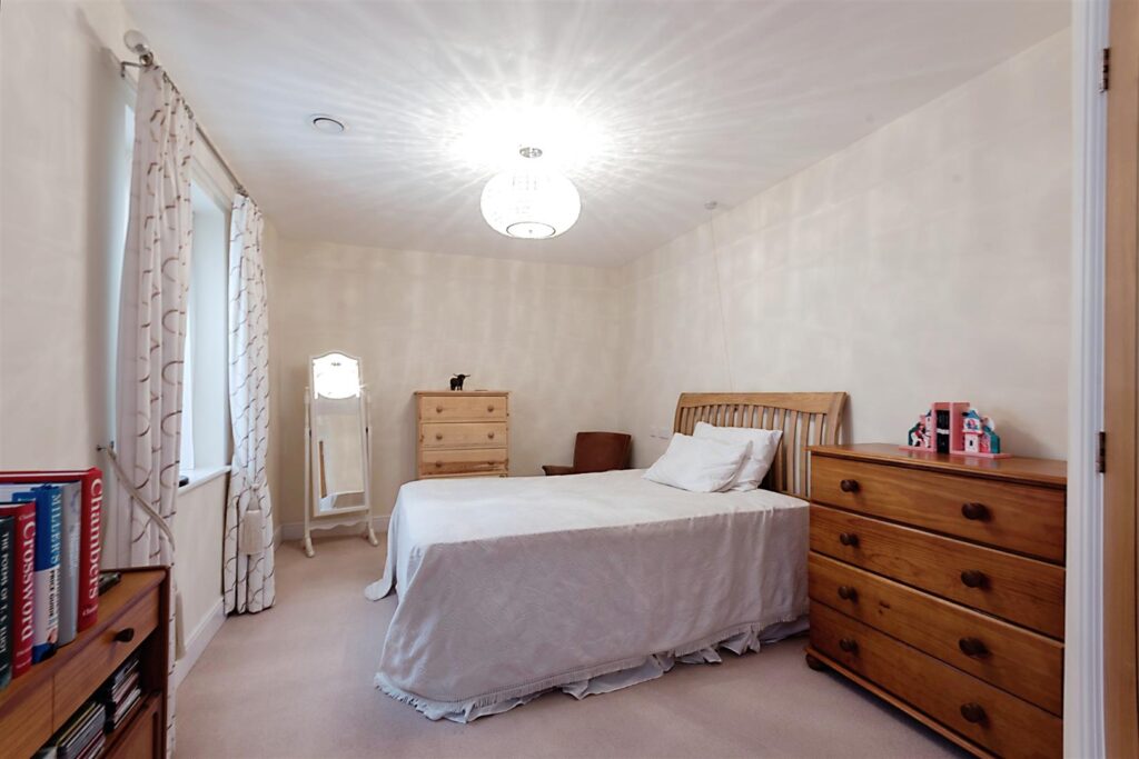 Wardington Court, Welford Road, Northampton, Northamptonshire NN2 8FR