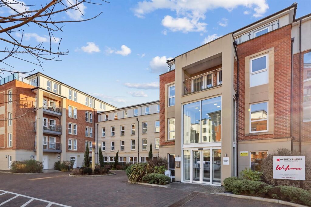 Station Parade, Virginia Water, GU25 4BB
