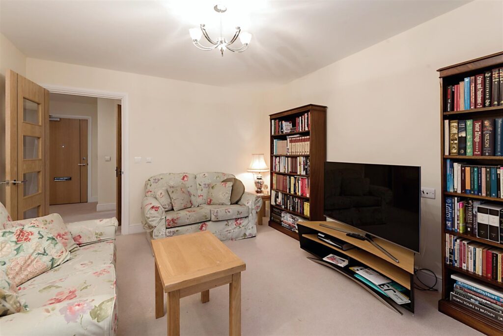 Wardington Court, Welford Road, Northampton, Northamptonshire NN2 8FR