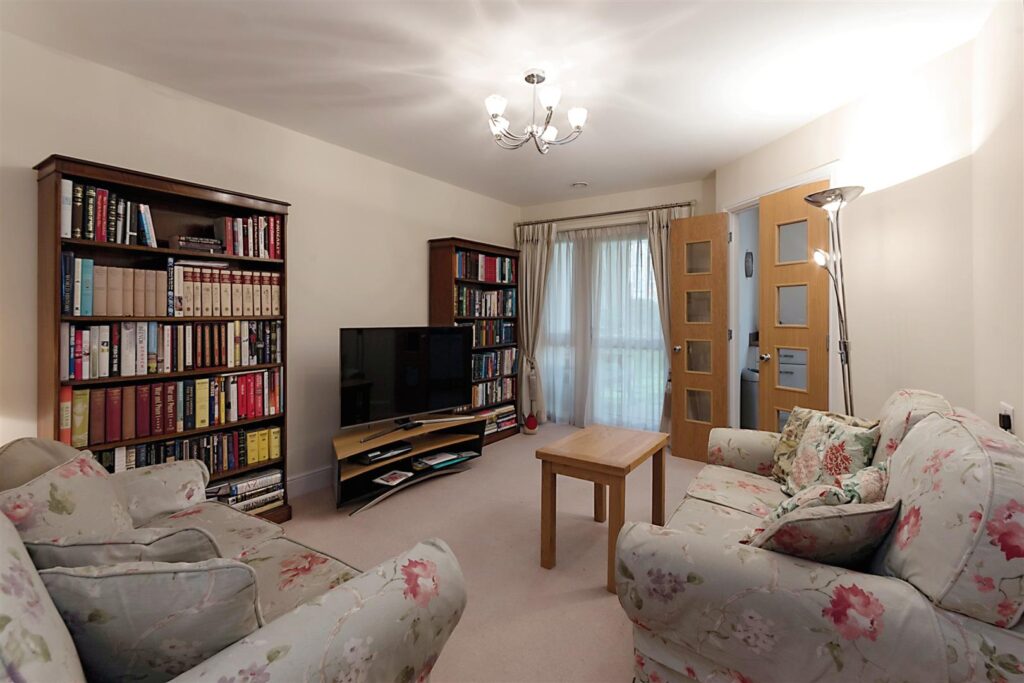 Wardington Court, Welford Road, Northampton, Northamptonshire NN2 8FR