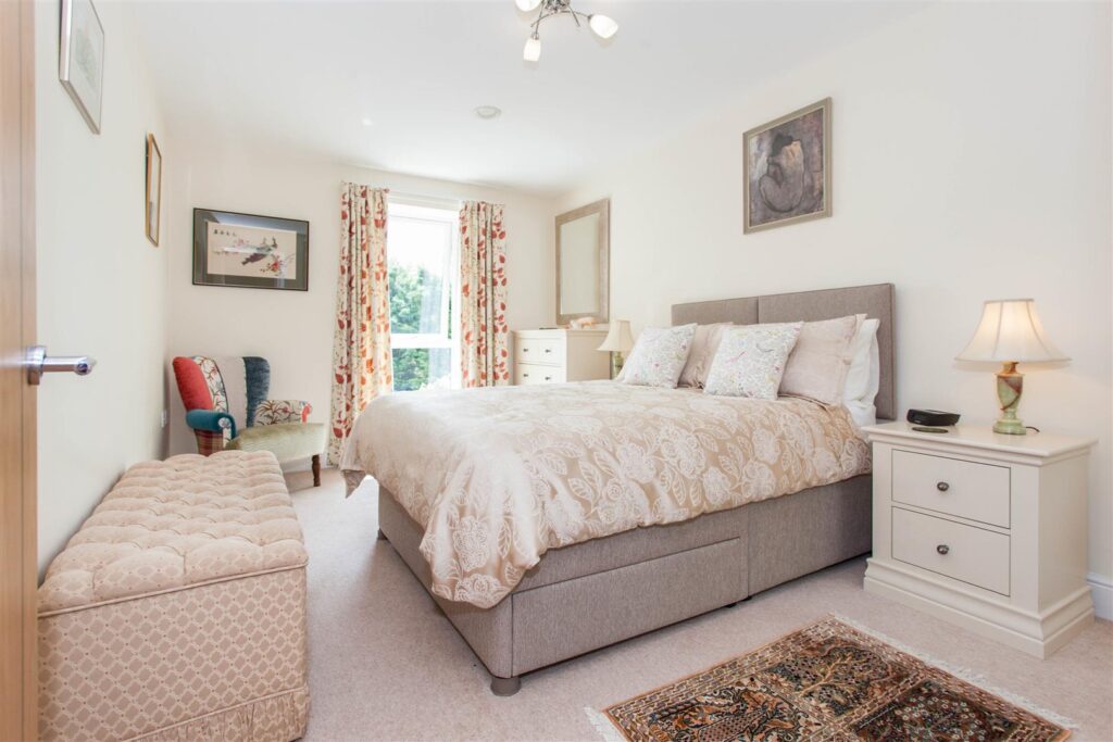 Elm Tree Court, High Street, Huntingdon