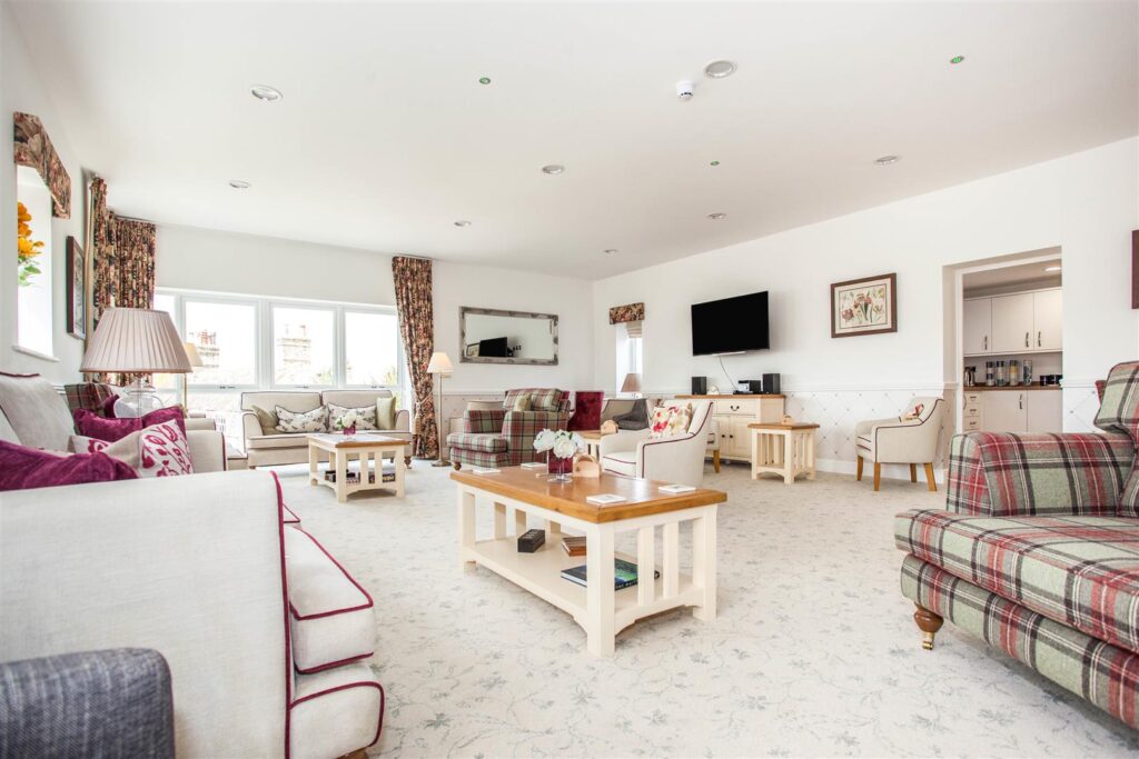 Elm Tree Court, High Street, Huntingdon