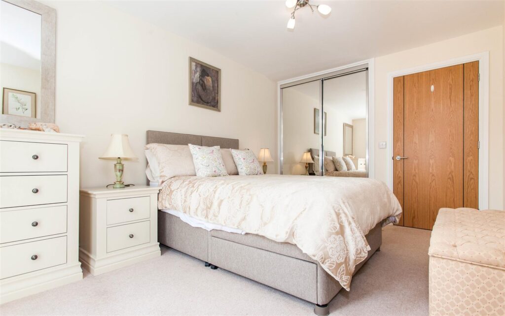 Elm Tree Court, High Street, Huntingdon