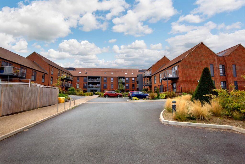 Wayfarer Place, The Dean, Alresford