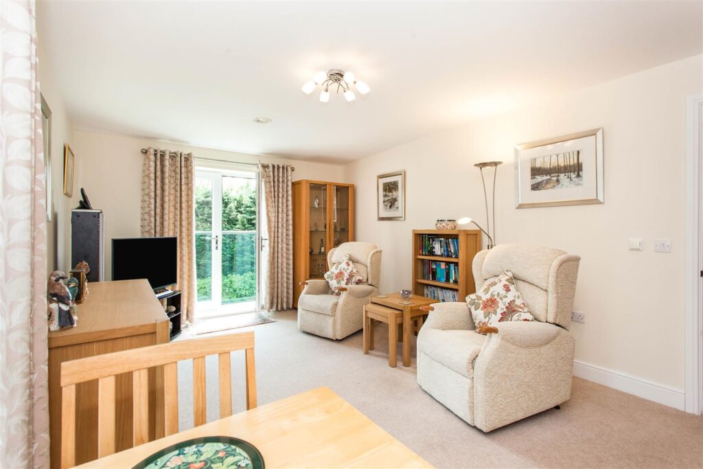 Elm Tree Court, High Street, Huntingdon