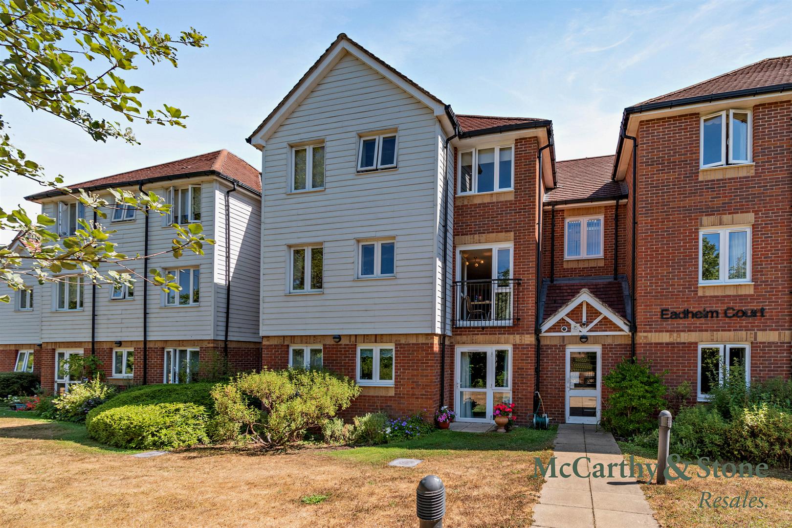 Eadhelm Court