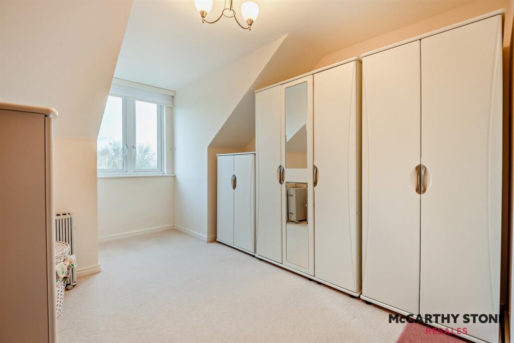 Farringford Court, Avenue Road, Lymington, Hampshire, SO41 9PA