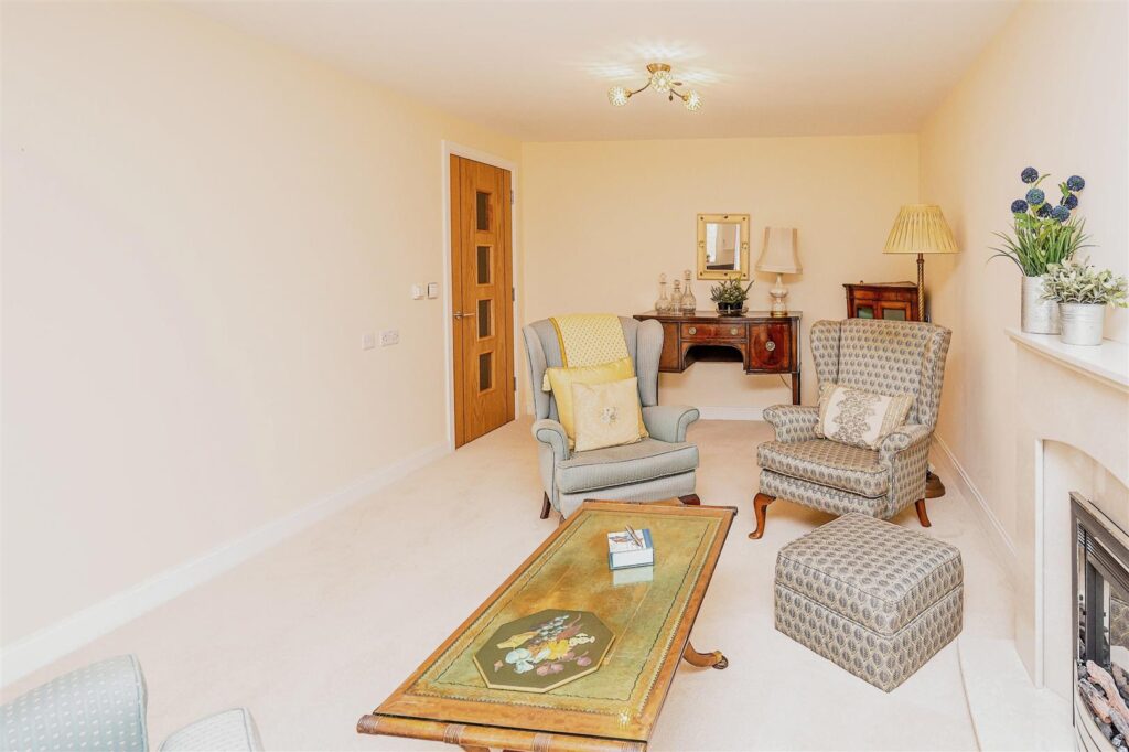 Thorneycroft, Wood Road, Tettenhall, WV6 8PR