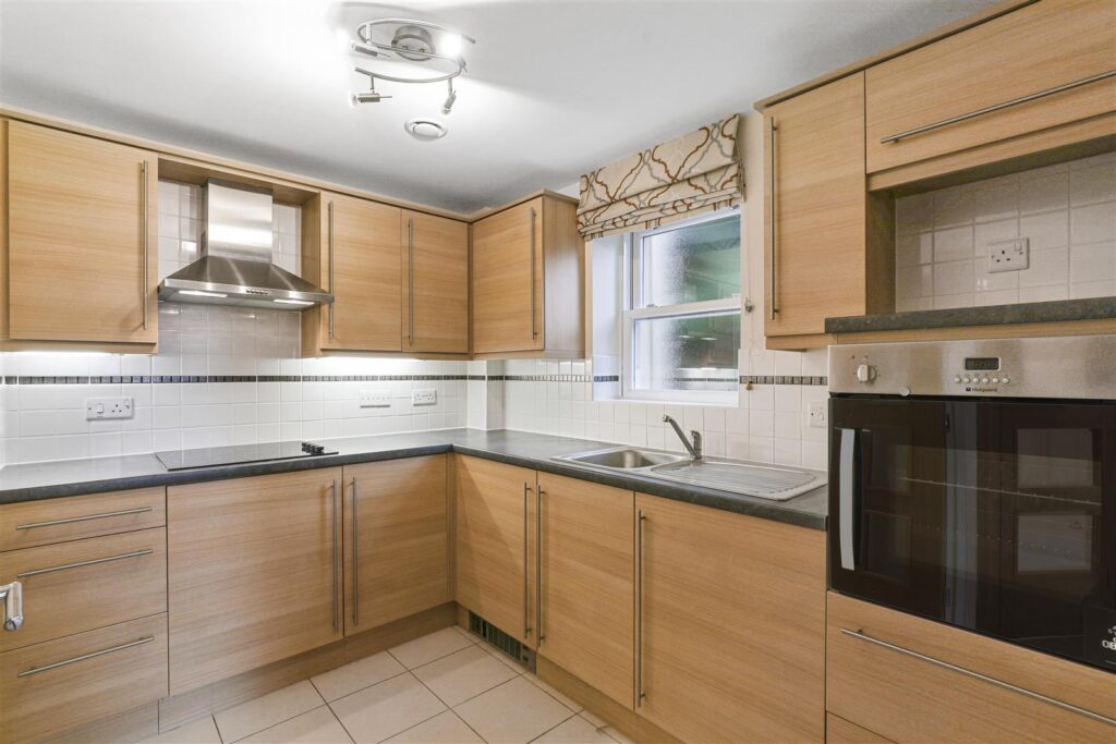 Cartwright Court, Church Street, Malvern, WR14 2GE