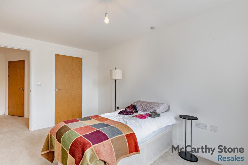 Oakhill Place, High View, Bedford, Bedfordshire, MK41 8FB