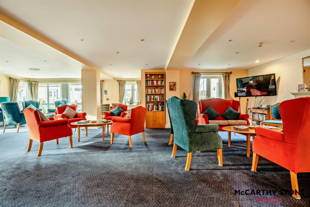 Farringford Court, Avenue Road, Lymington, Hampshire, SO41 9PA