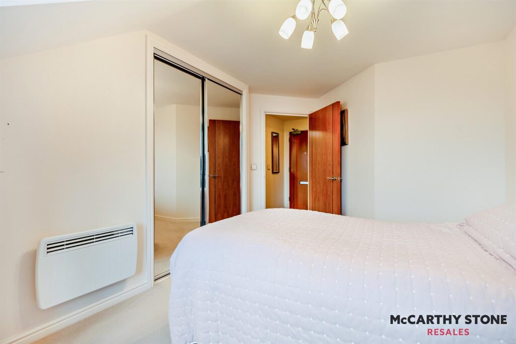 Farringford Court, Avenue Road, Lymington, Hampshire, SO41 9PA