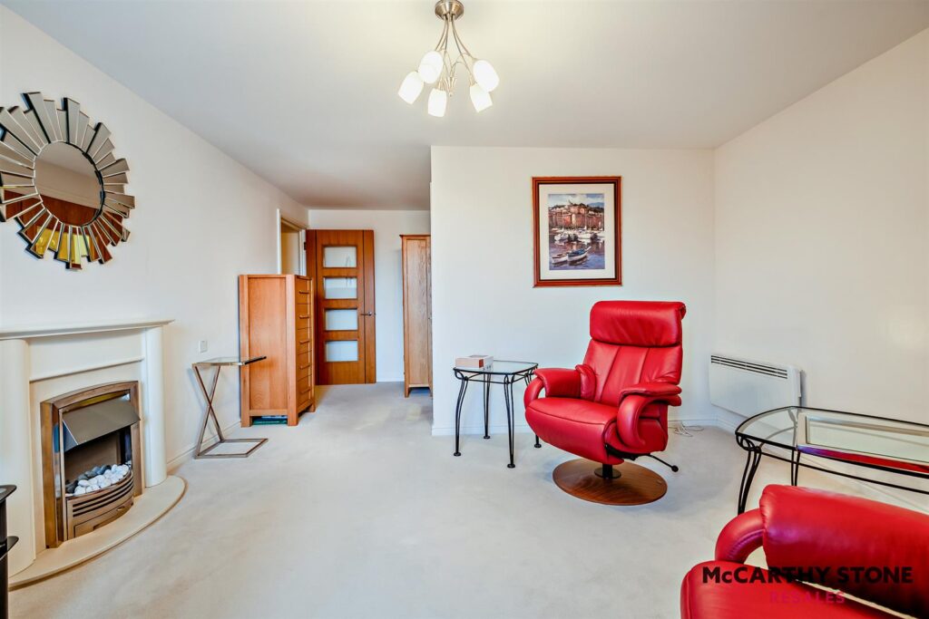 Farringford Court, Avenue Road, Lymington, Hampshire, SO41 9PA