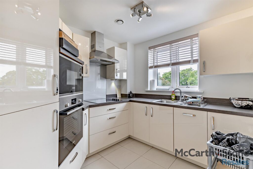 Oakhill Place, High View, Bedford, Bedfordshire, MK41 8FB