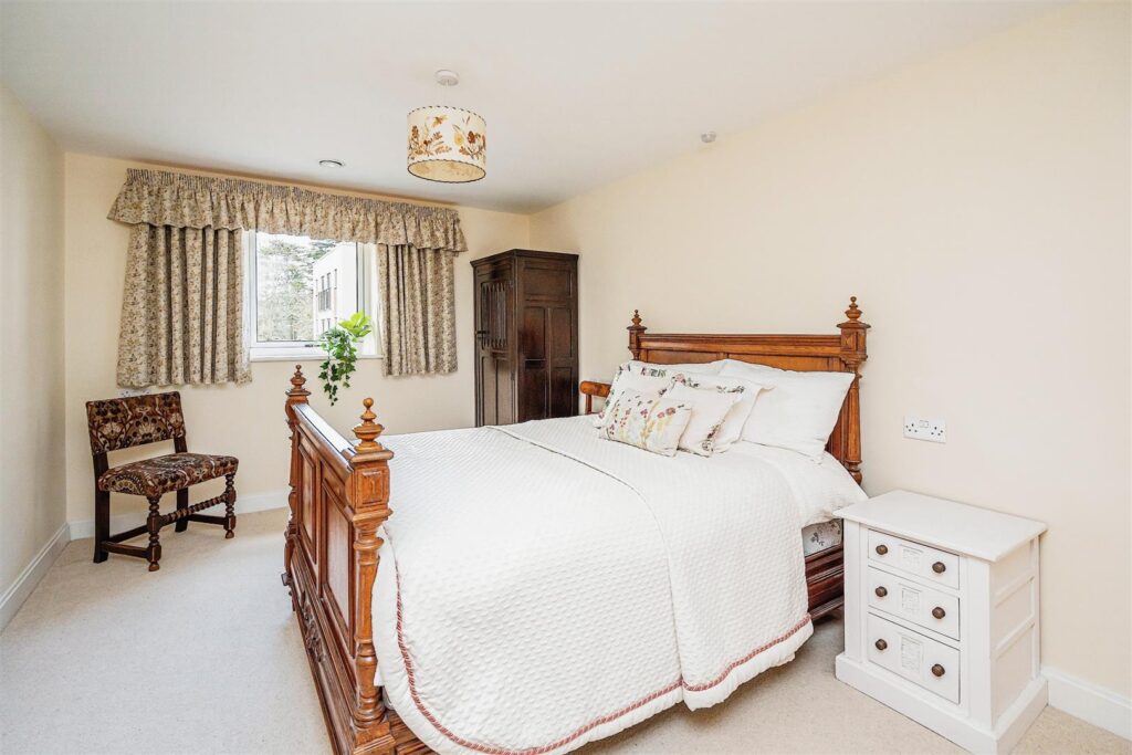 Thorneycroft, Wood Road, Tettenhall, WV6 8PR
