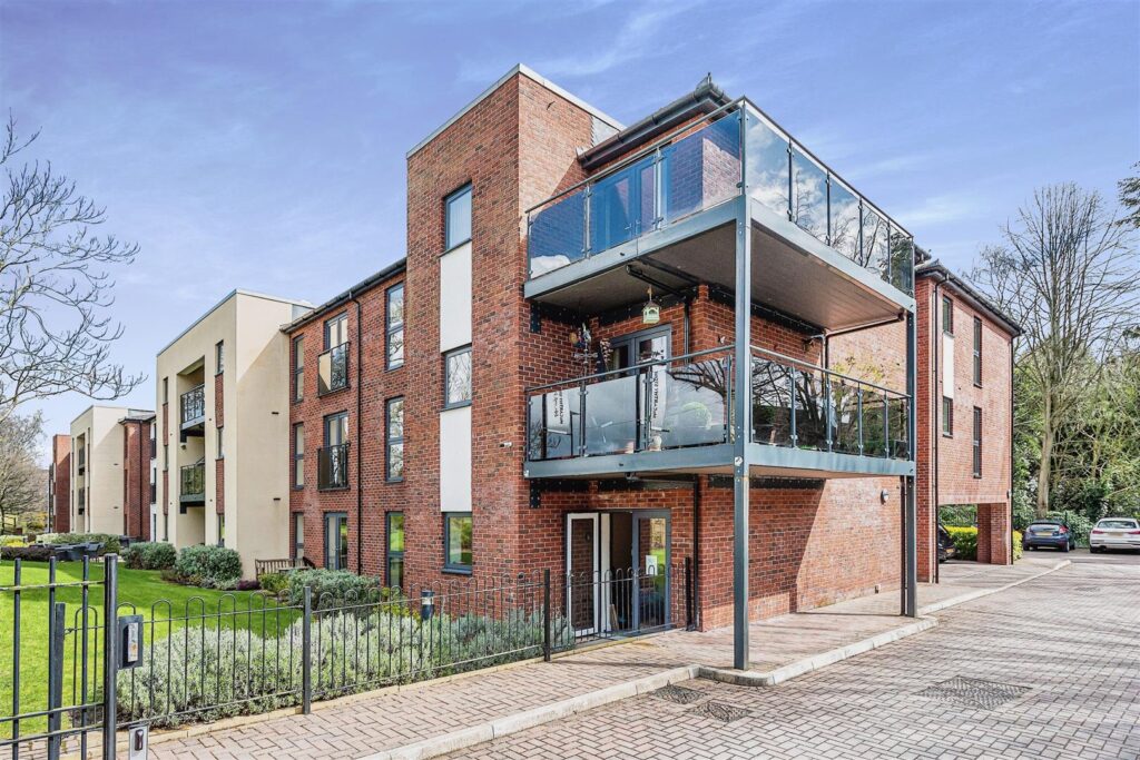 Thorneycroft, Wood Road, Tettenhall, WV6 8PR