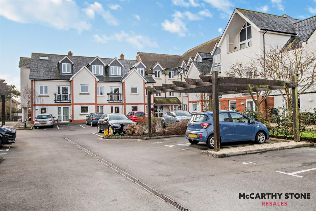 Farringford Court, Avenue Road, Lymington, Hampshire, SO41 9PA