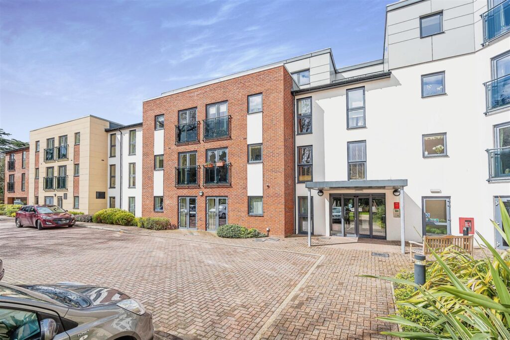Thorneycroft, Wood Road, Tettenhall, WV6 8PR