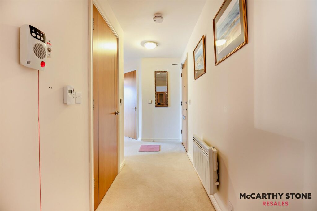 Farringford Court, Avenue Road, Lymington, Hampshire, SO41 9PA