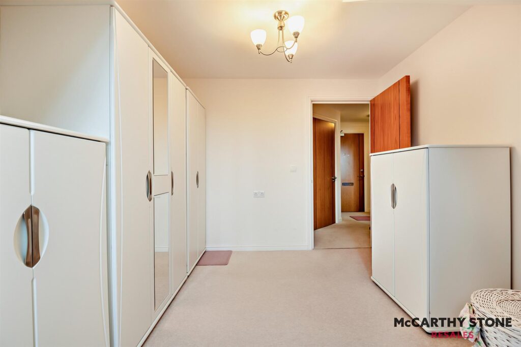 Farringford Court, Avenue Road, Lymington, Hampshire, SO41 9PA