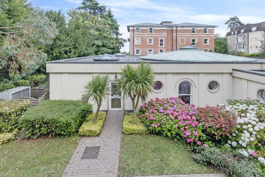 Cartwright Court, Church Street, Malvern, WR14 2GE