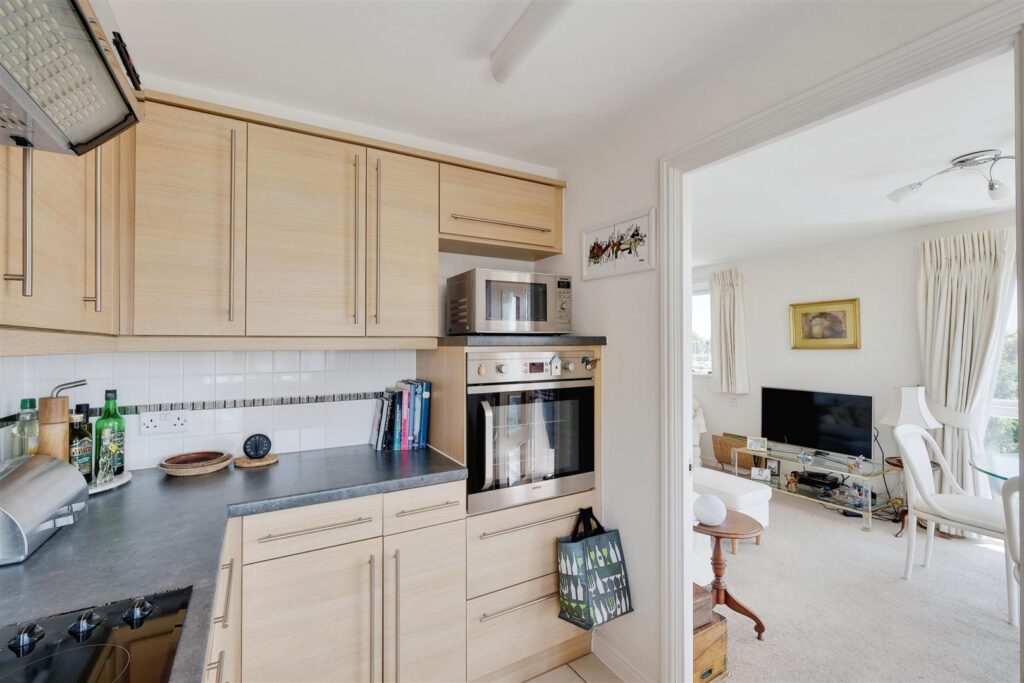 Farringford Court, Avenue Road, Lymington, Hampshire, SO41 9PA