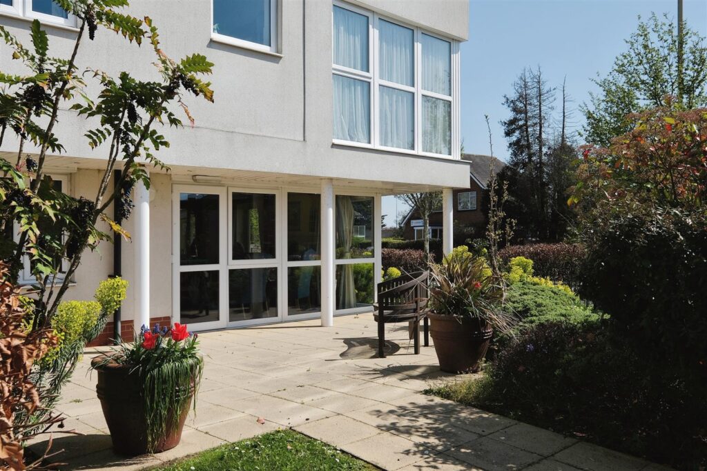 Farringford Court, Avenue Road, Lymington, Hampshire, SO41 9PA