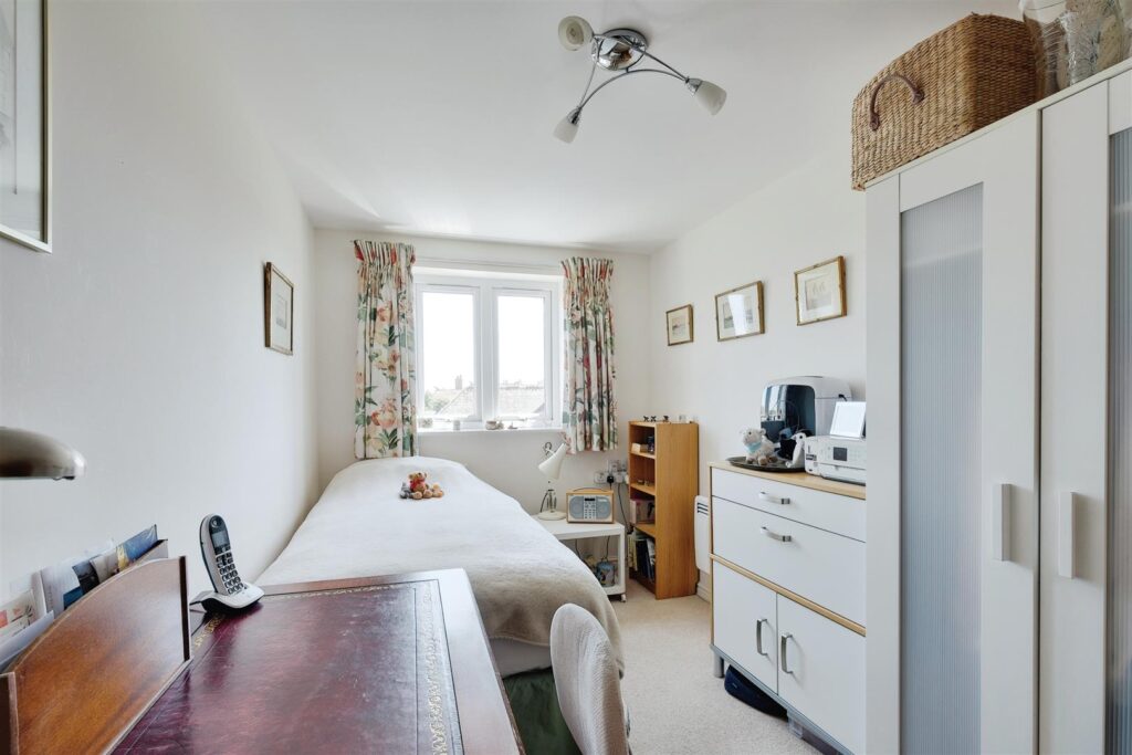 Farringford Court, Avenue Road, Lymington, Hampshire, SO41 9PA