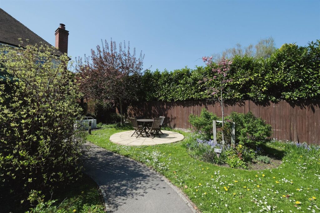 Farringford Court, Avenue Road, Lymington, Hampshire, SO41 9PA