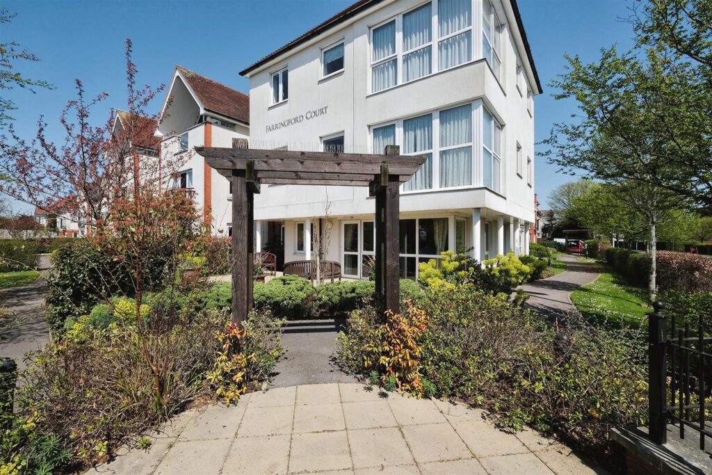 Farringford Court, Avenue Road, Lymington, Hampshire, SO41 9PA